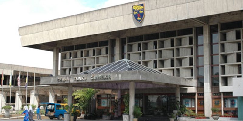 Fakulti Kejuruteraan  UM 10 terbaik dunia